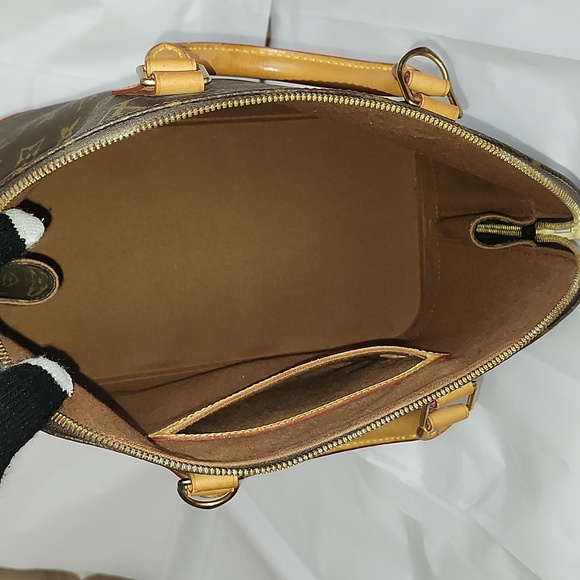 Authentic LOUIS VUITTON LV Monogram Canvas ALMA PM - Picture 15 of 17